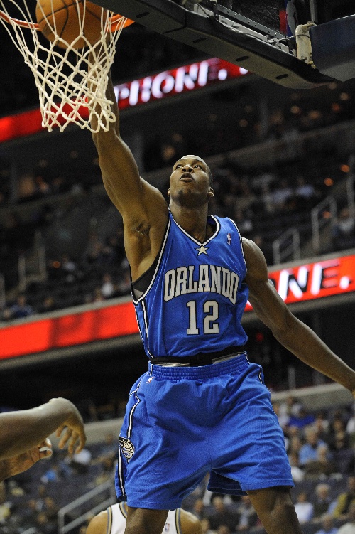 中超11月最佳球员候选：法比奥领衔，王燊超、吴曦、侯森在列