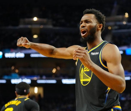 瑞奇·韩德森在更衣室的领导风格独特，常通过自我对话来激励士气