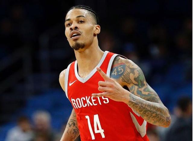 对手的防守直接被拆散