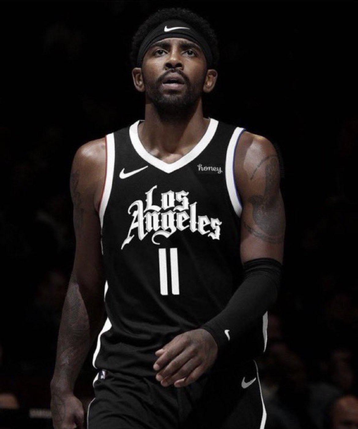 波神&杰伦·约翰逊半场联手31分，得分超全队一半