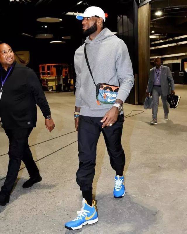 胜新疆发布会！杨鸣爆赞赵继伟但未回正轨