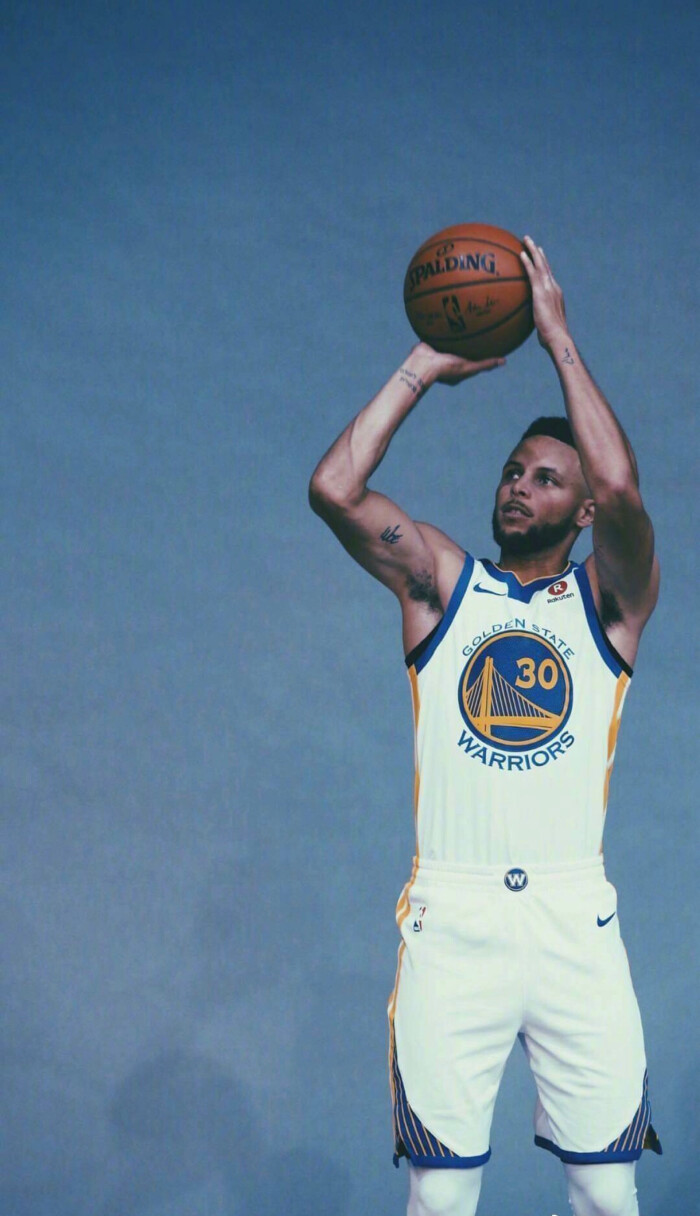 NBA重罚杰伦·布朗！公开怒喷裁判遭罚35万元，罚球差距引发热议