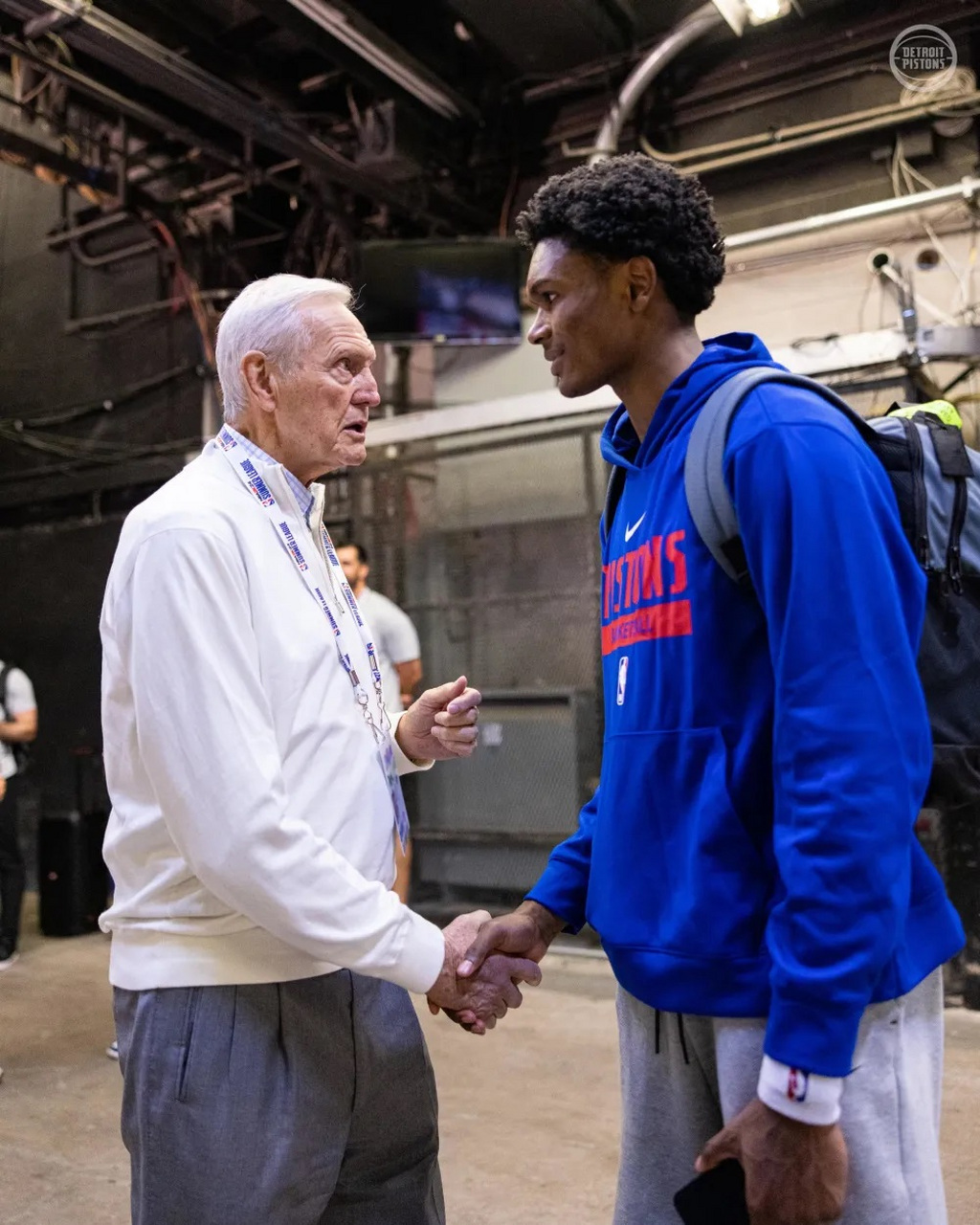 [NBA-湖人] 场均25+5+7！登顶历史第一，他们都说你该退役，可你又创造神迹