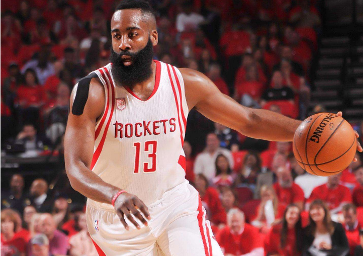 详解职业球员对棒球手套皮革软硬度的定制化偏好及其守备影响